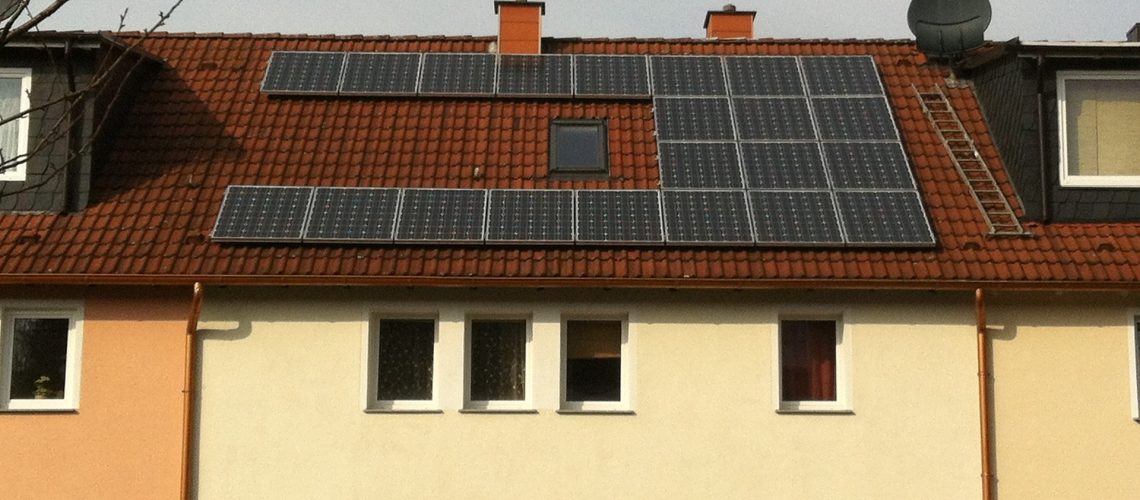 solar-modules-1634596_1920